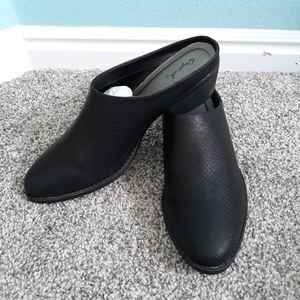 NWT Black Mules
